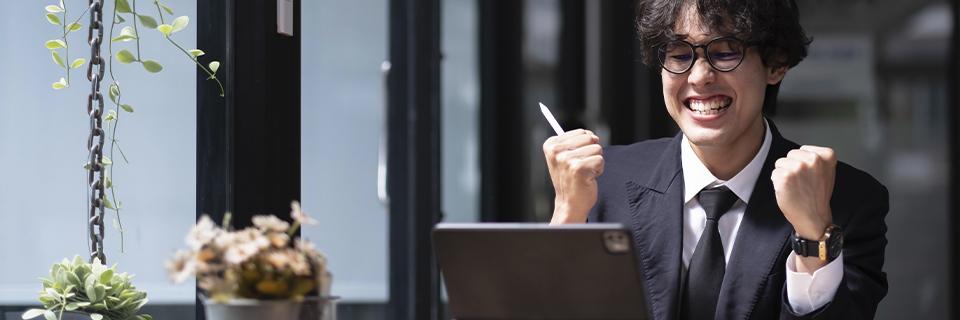 Diverse international students on a U.S. university campus, representing EB5 Green Card benefits for STEM students and professionals.